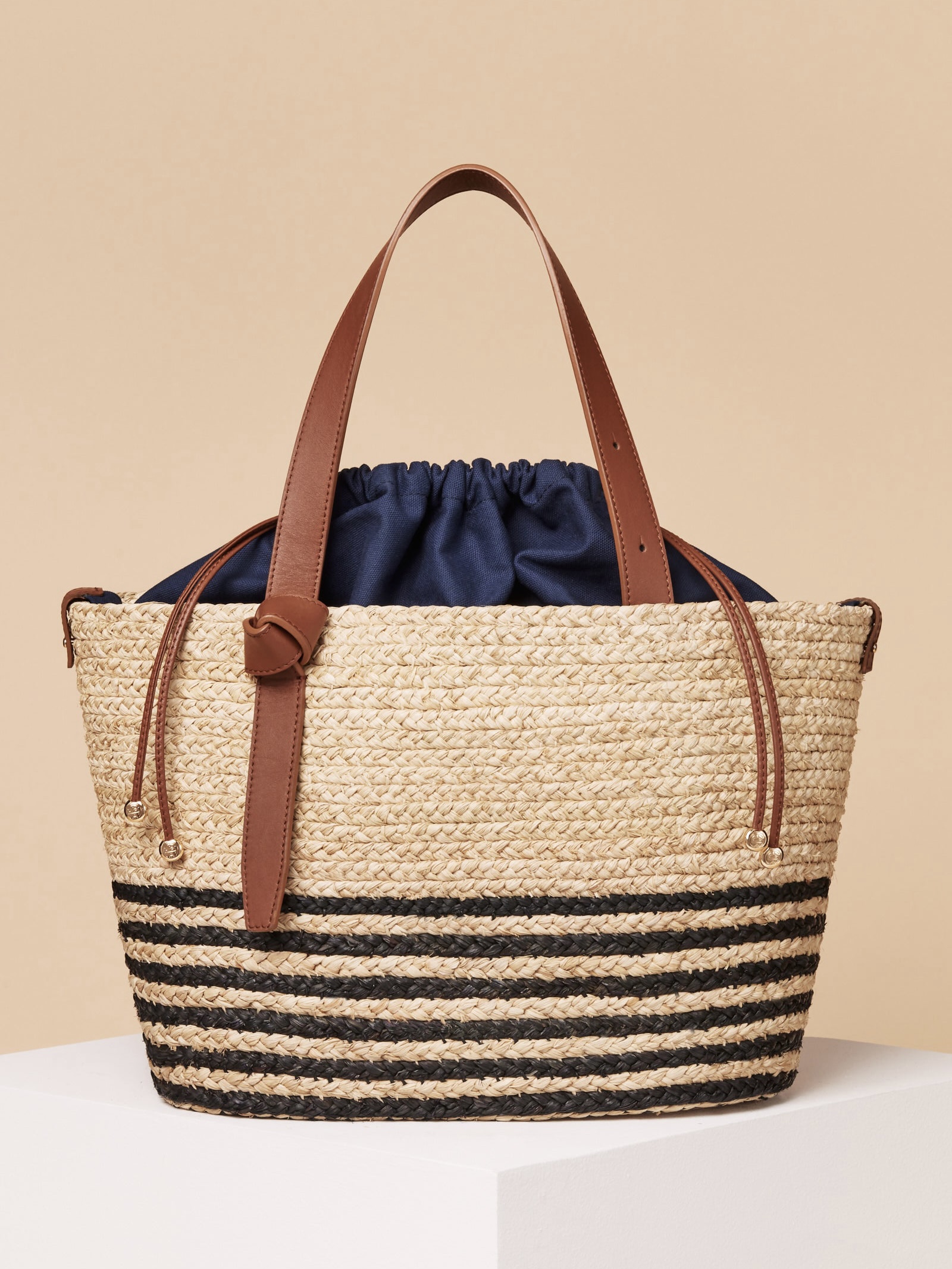 Wicker basket with a handle. Jane Birkin basket. A wicker ba - Inspire  Uplift